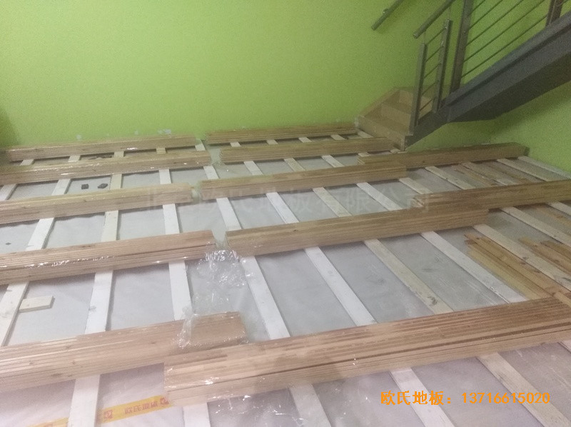 ��������˹�DС�W�@���^�w��ľ�ذ���b����1