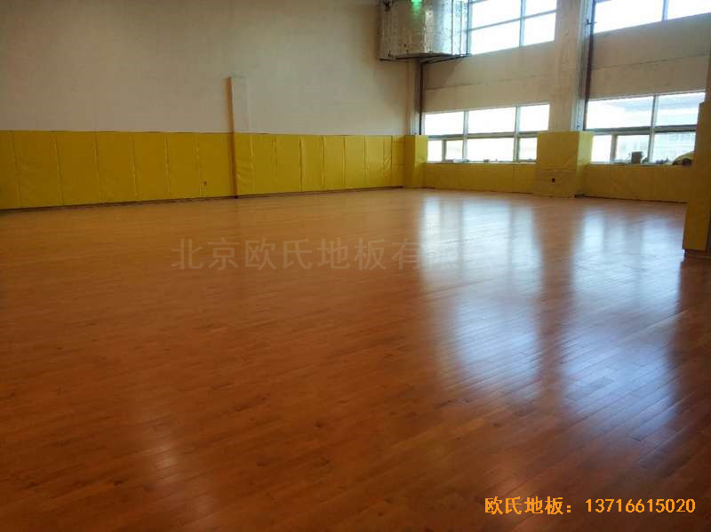 �|���w����Ů��ɢ���^�w���ذ���O����3