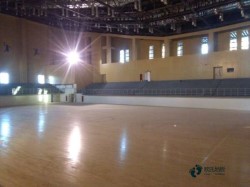 學校籃球場地木地板耐磨