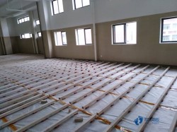 單層龍骨運動體育地板更便宜的多少錢一平方米